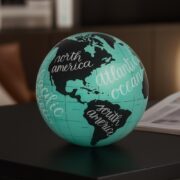 GLOBO TERRESTRE LUMINARIA DECORATIVA MAPA MUNDI ILUMINACAO LED E MOVIMENTO AUTOMATICO ESCRITORIO QUARTO SALA VINTAGE VERDE - Imagem 2